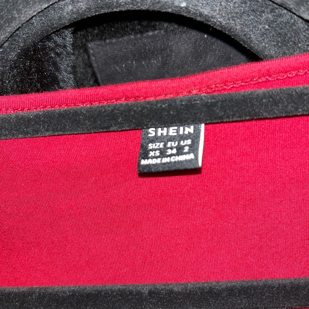 SHEIN Deep Red Crop Top - Picture 3 of 3